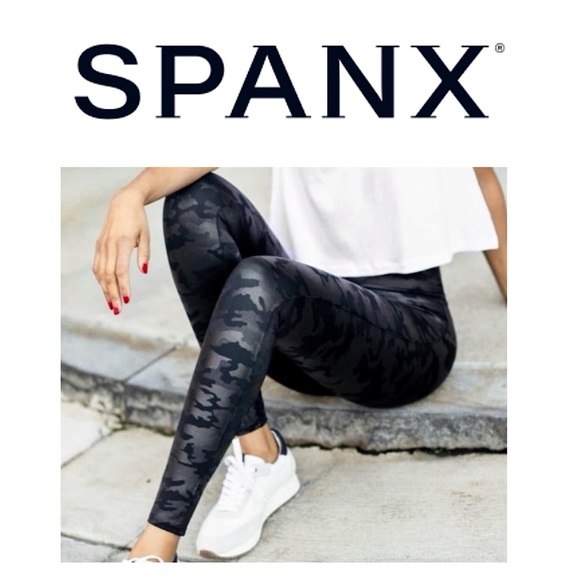 SPANX🖤Faux Leather Gloss Camo Leggings - High Waist Medium - Picture 2 of 9